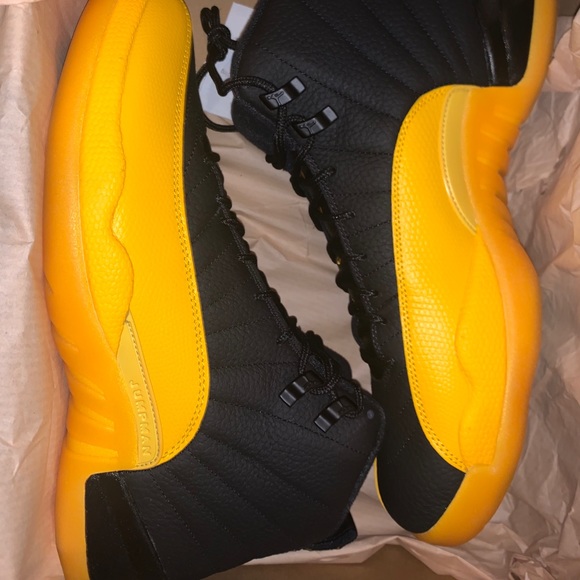 Jordan 12 university gold